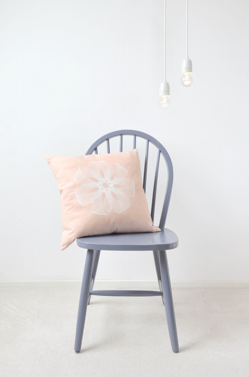 studio, studio cotton&clay, studio cotton and clay, cotton & clay, arlette timmermans, eliska cnossen, ontwerp, advies, interieur ontwerp, interieuradvies, design, product ontwerp, kussens, meekrap, zijde, natuurlijke materialen, rubia, rubia tinctorum, ontwerpstudio